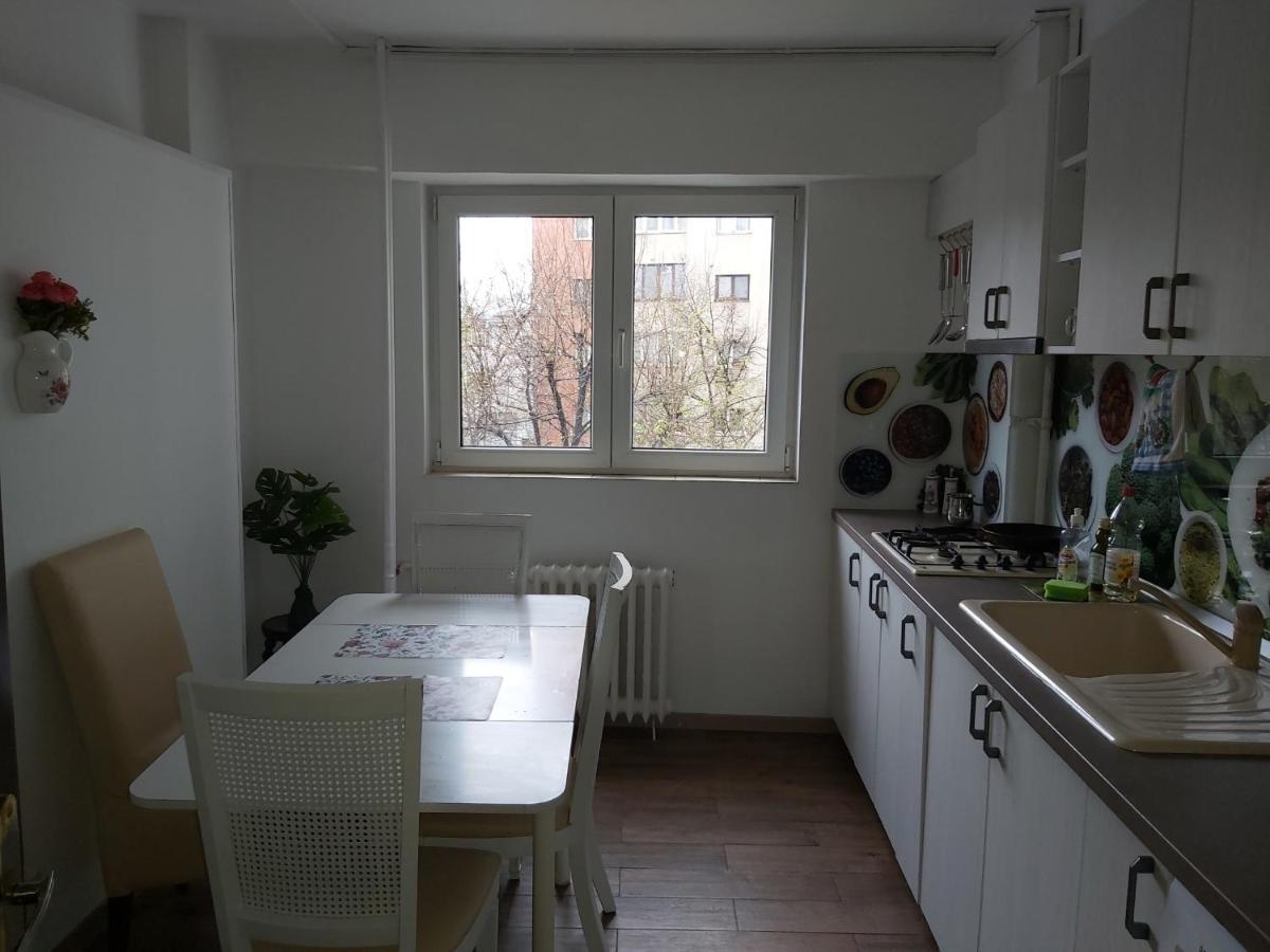 Mosilorcentralboutique Boekarest Buitenkant foto
